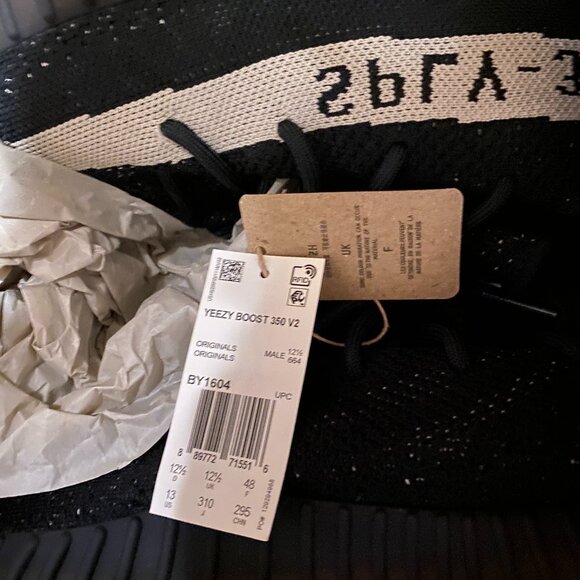 Yeezy Boost 350 V2 BY 1604 Oreo size US 13 NWT in BOX - Picture 3 of 3